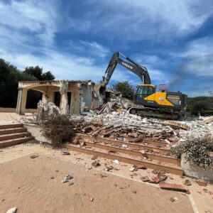 TRAVAUX DE TERRASSEMENT - ENROCHEMENT - DÉMOLITION - VRD - AJACCIO